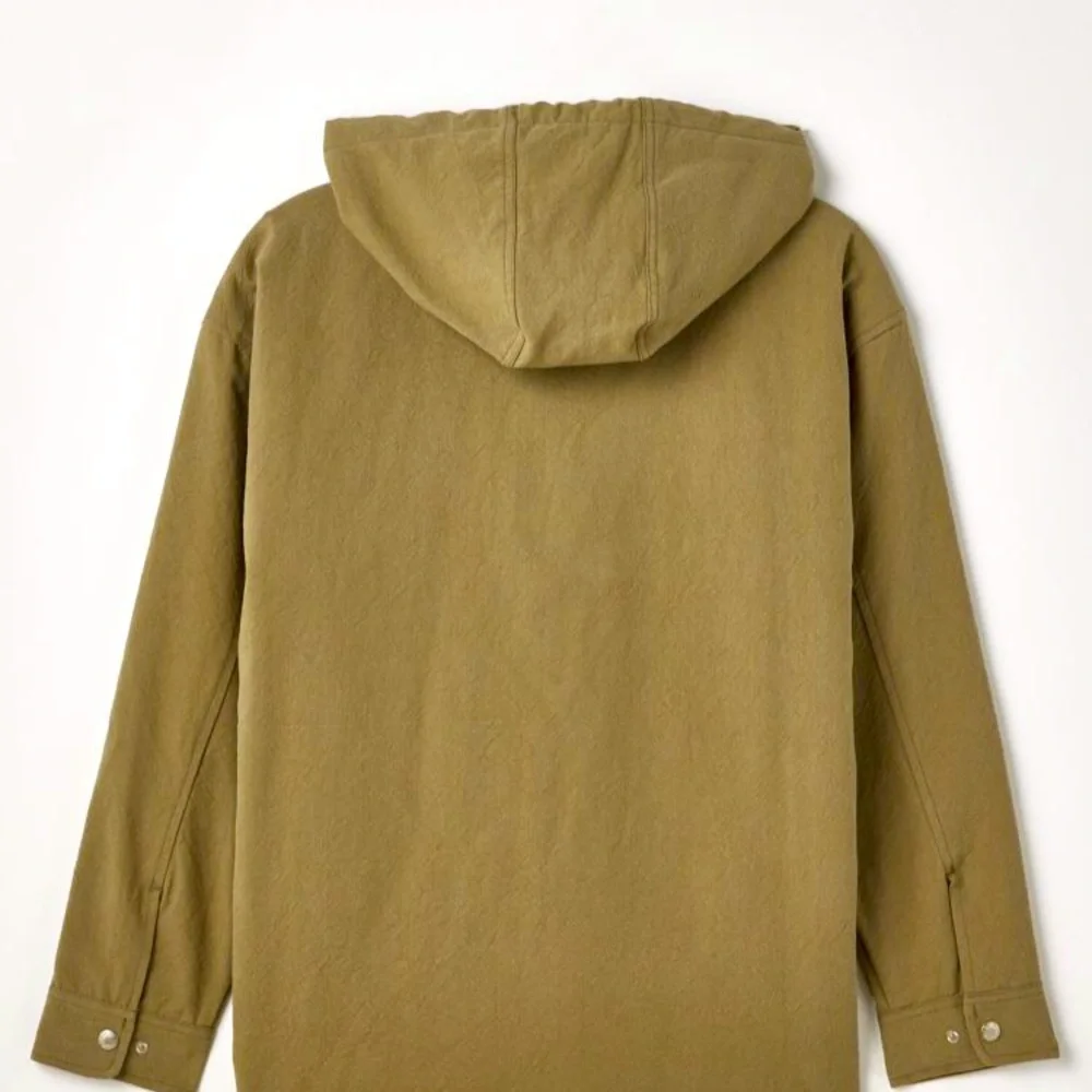 U O Quilted shirt jacket by BDG Adjustable hood,flapped pockets at the chest. - Picture 4 of 5